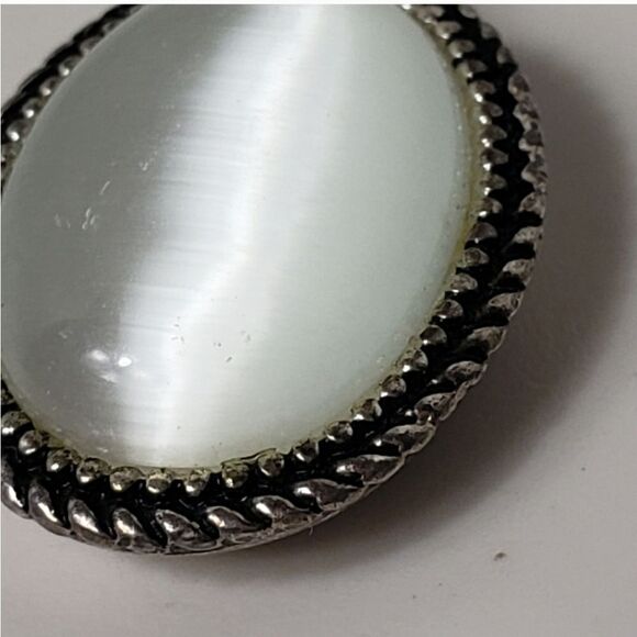 WHITE CAT"S EYE In Silver-tone Setting PENDANT ONLY - Picture 8 of 8